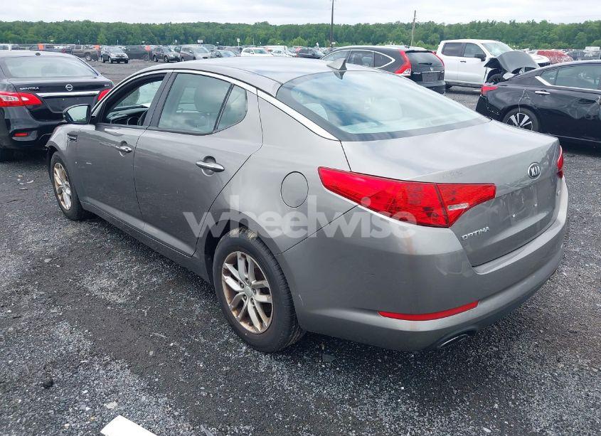 Photo 3 of 2013 Kia Optima LX (VIN 5XXGM4A72DG131358)