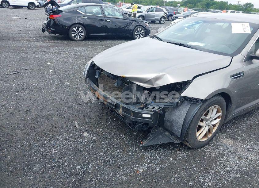 Photo 6 of 2013 Kia Optima LX (VIN 5XXGM4A72DG131358)