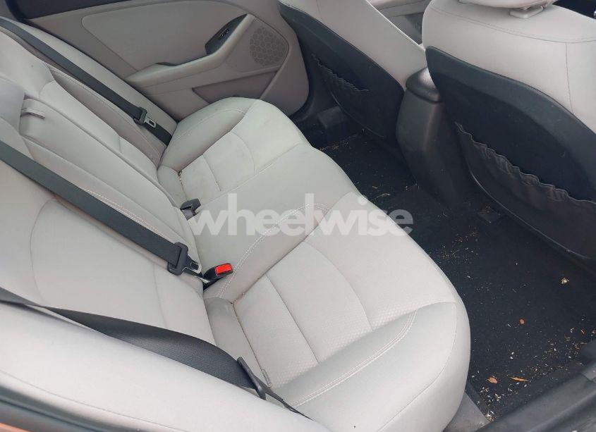 Photo 8 of 2013 Kia Optima LX (VIN 5XXGM4A72DG131358)