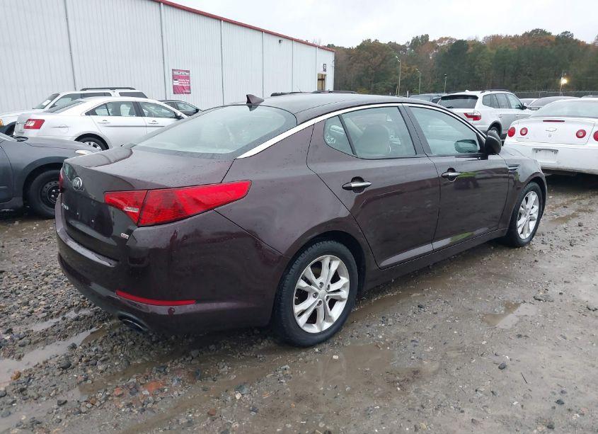 Photo 4 of 2013 Kia Optima LX (VIN 5XXGM4A72DG137273)
