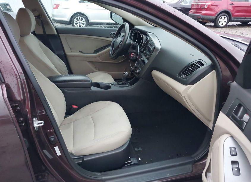 Photo 5 of 2013 Kia Optima LX (VIN 5XXGM4A72DG137273)