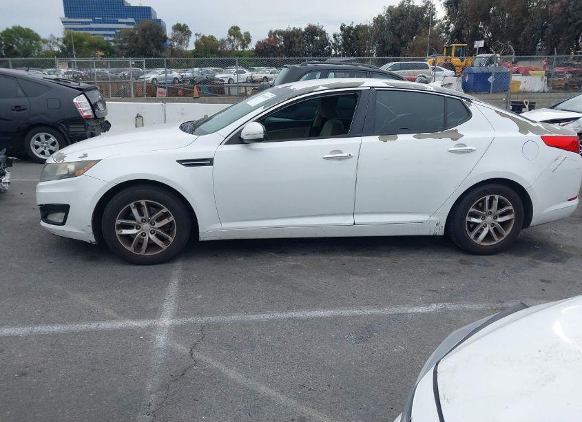 Photo 13 of 2013 Kia Optima LX (VIN 5XXGM4A72DG174906)