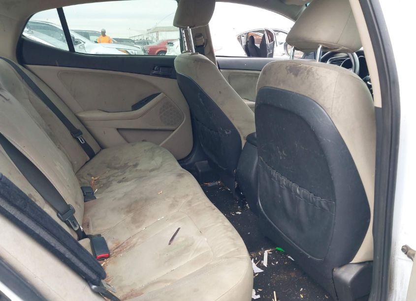 Photo 8 of 2013 Kia Optima LX (VIN 5XXGM4A72DG174906)