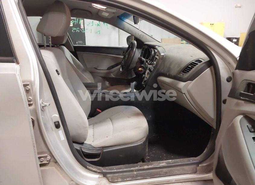 Photo 5 of 2013 Kia Optima LX (VIN 5XXGM4A72DG188756)