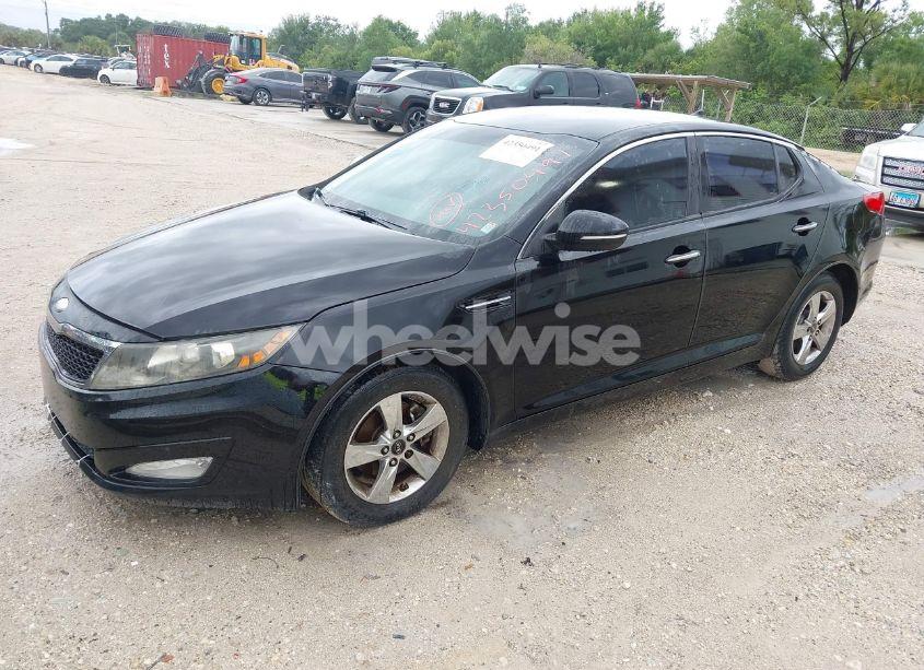 Photo 2 of 2013 Kia Optima LX (VIN 5XXGM4A72DG230486)
