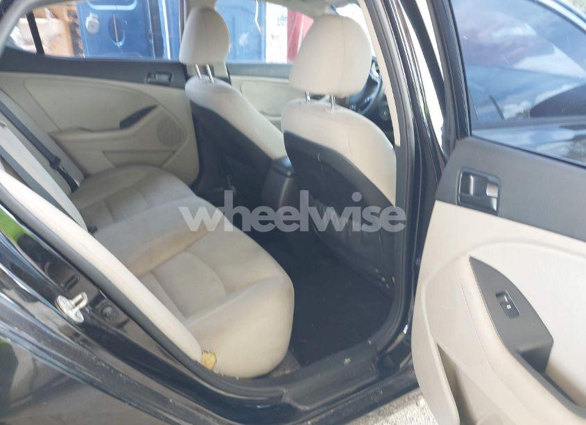 Photo 8 of 2013 Kia Optima LX (VIN 5XXGM4A72DG230486)