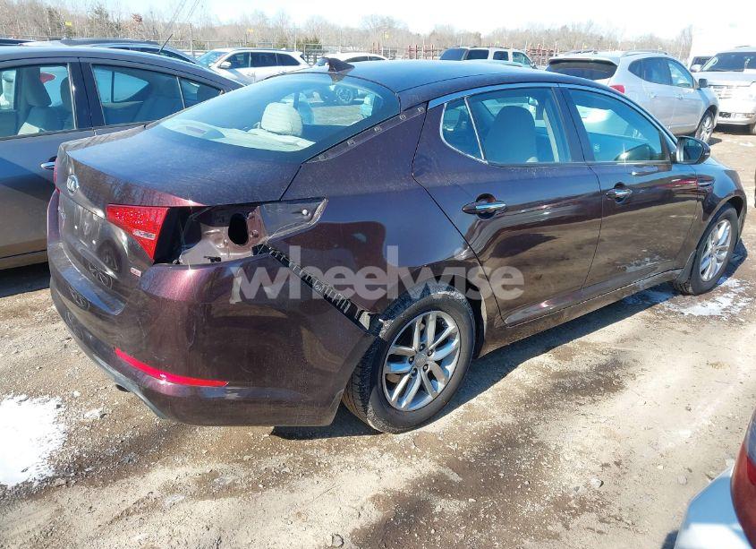 Photo 4 of 2013 Kia Optima LX (VIN 5XXGM4A72DG245750)