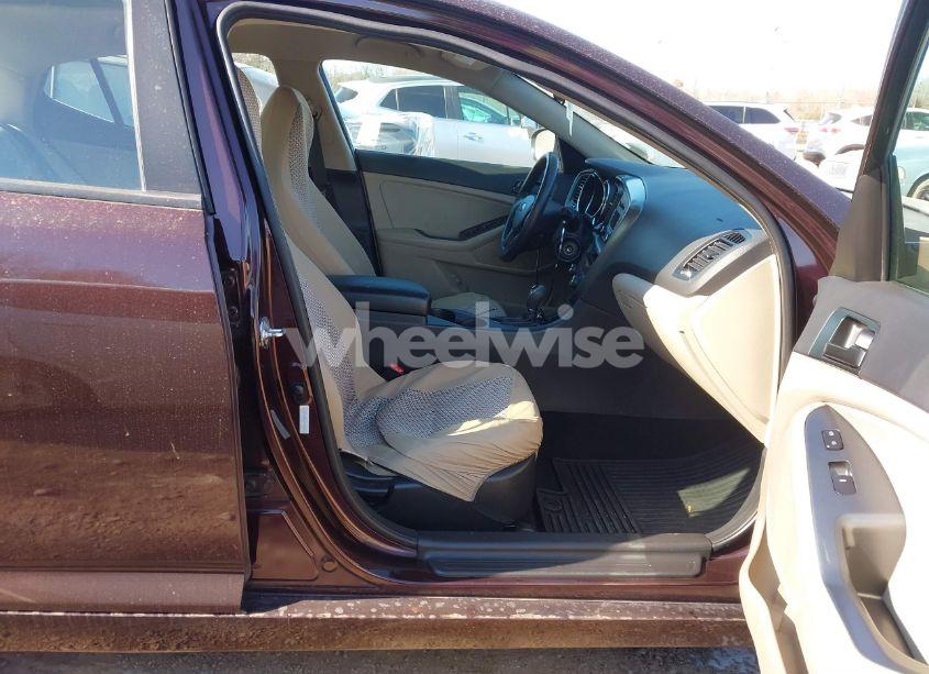 Photo 5 of 2013 Kia Optima LX (VIN 5XXGM4A72DG245750)