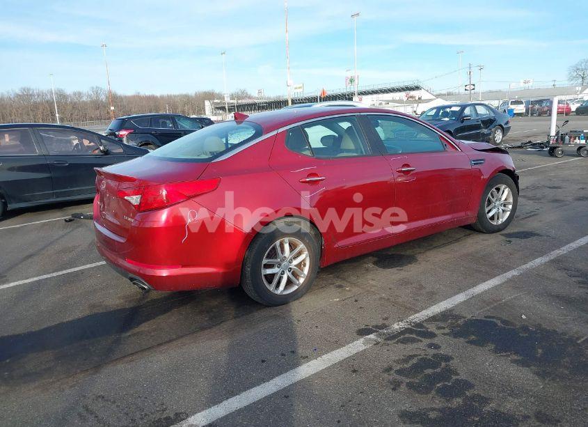 Photo 4 of 2013 Kia Optima LX (VIN 5XXGM4A72DG253248)