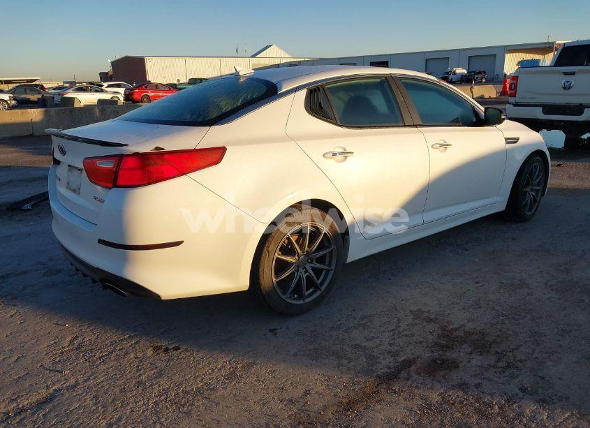 Photo 4 of 2014 Kia Optima LX (VIN 5XXGM4A72EG277020)