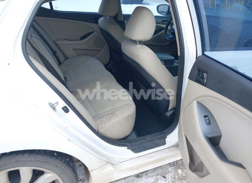 Photo 8 of 2014 Kia Optima LX (VIN 5XXGM4A72EG302241)