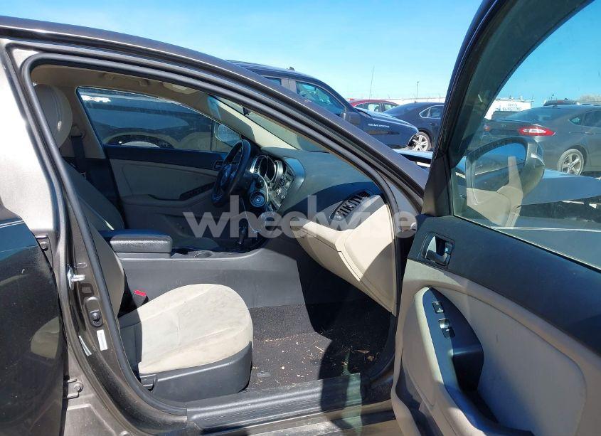 Photo 5 of 2015 Kia Optima LX (VIN 5XXGM4A72FG360934)