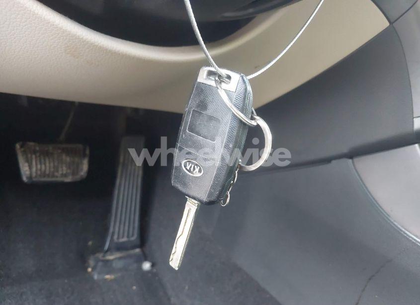 Photo 11 of 2015 Kia Optima LX (VIN 5XXGM4A72FG361601)