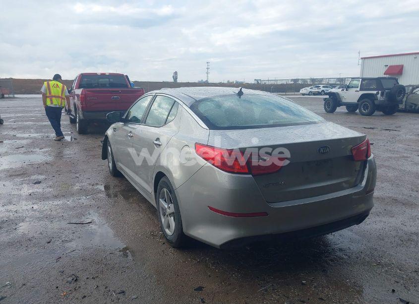 Photo 3 of 2015 Kia Optima LX (VIN 5XXGM4A72FG361601)