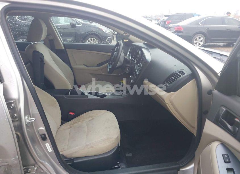 Photo 5 of 2015 Kia Optima LX (VIN 5XXGM4A72FG361601)