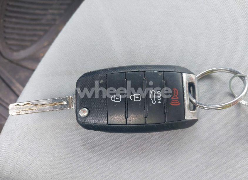 Photo 11 of 2015 Kia Optima LX (VIN 5XXGM4A72FG364448)