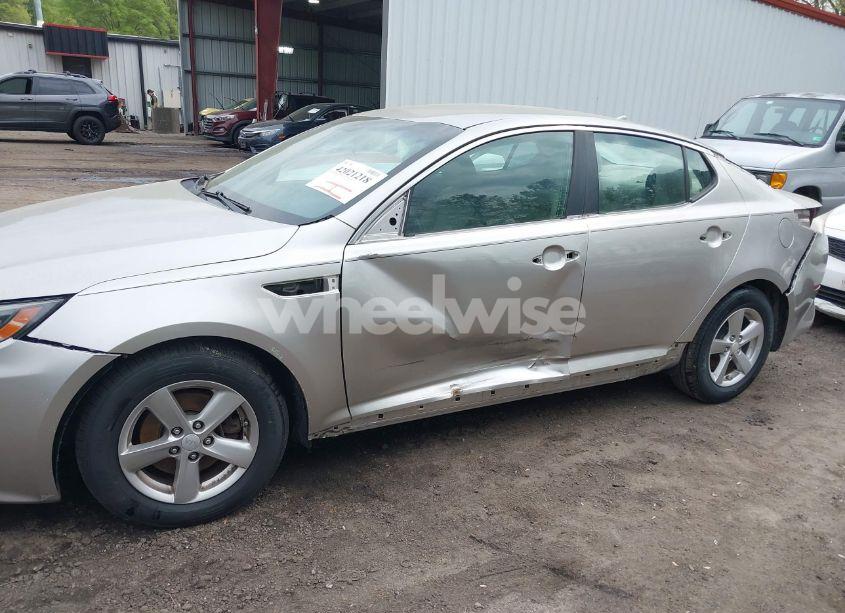 Photo 6 of 2015 Kia Optima LX (VIN 5XXGM4A72FG367625)