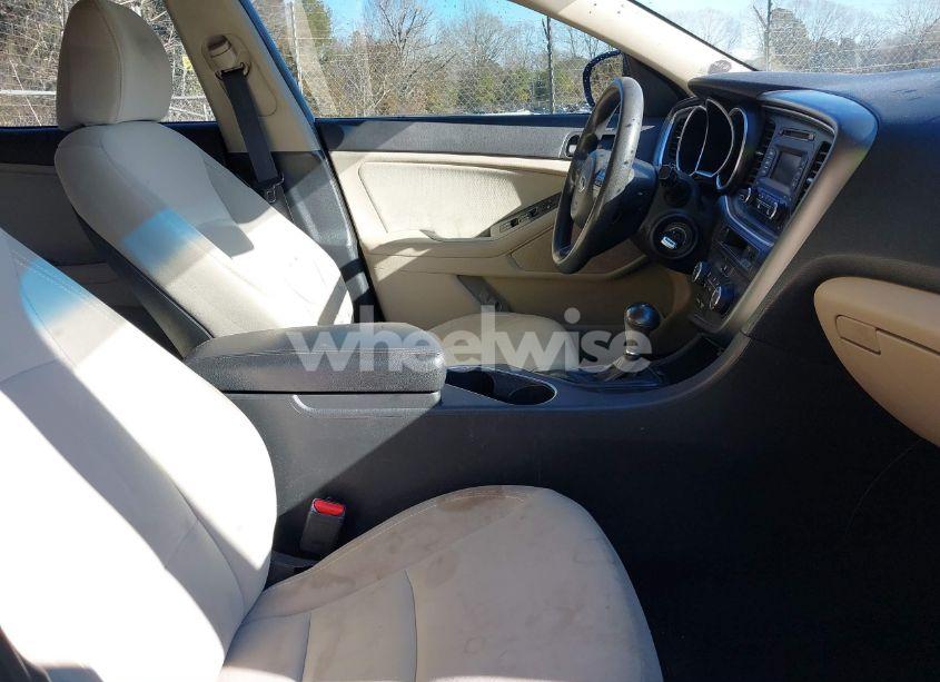 Photo 5 of 2015 Kia Optima LX (VIN 5XXGM4A72FG371173)
