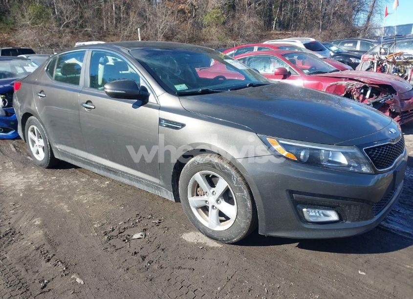 2015 Kia Optima LX (VIN 5XXGM4A72FG371870) main photo