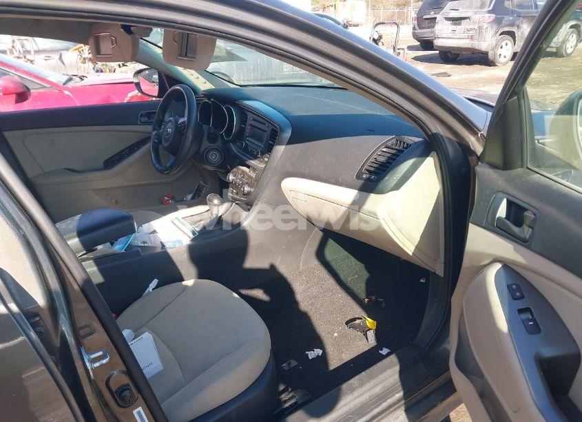 Photo 5 of 2015 Kia Optima LX (VIN 5XXGM4A72FG371870)