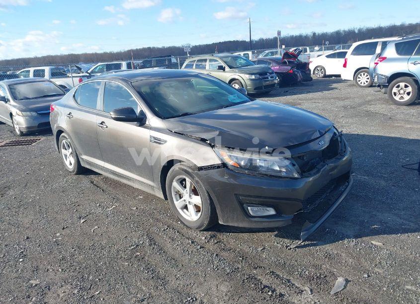 2015 Kia Optima LX (VIN 5XXGM4A72FG385378) main photo