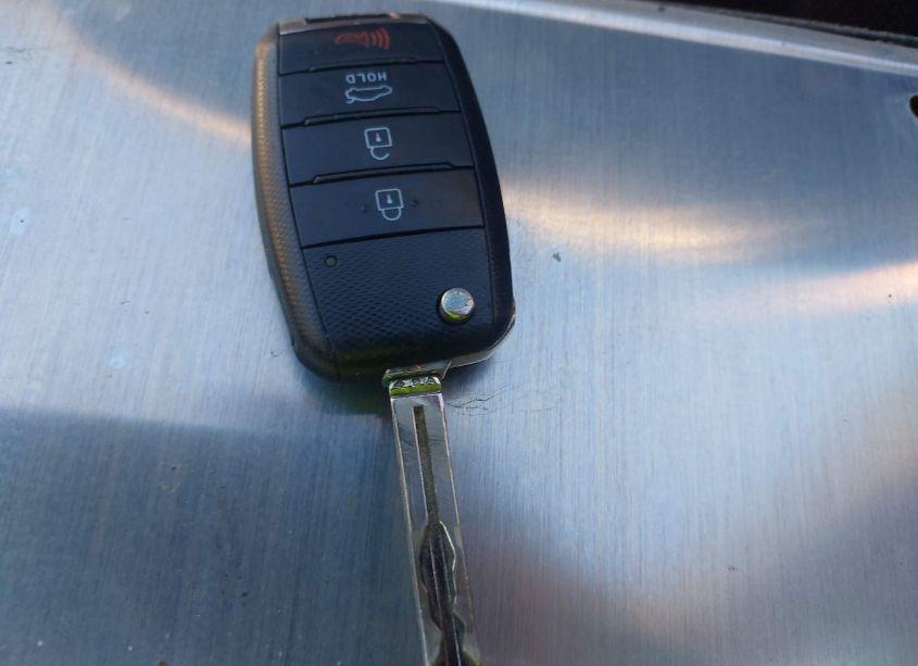 Photo 11 of 2015 Kia Optima LX (VIN 5XXGM4A72FG392668)