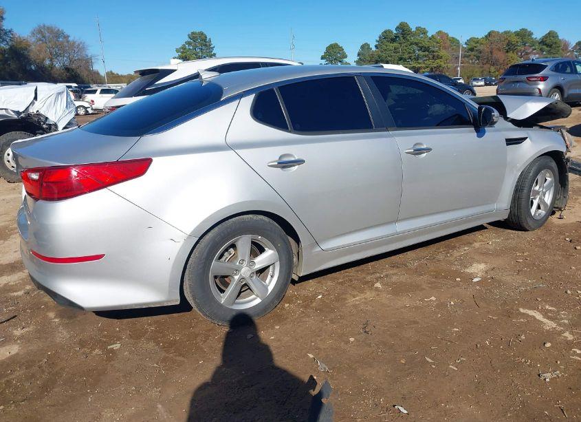 Photo 4 of 2015 Kia Optima LX (VIN 5XXGM4A72FG392668)