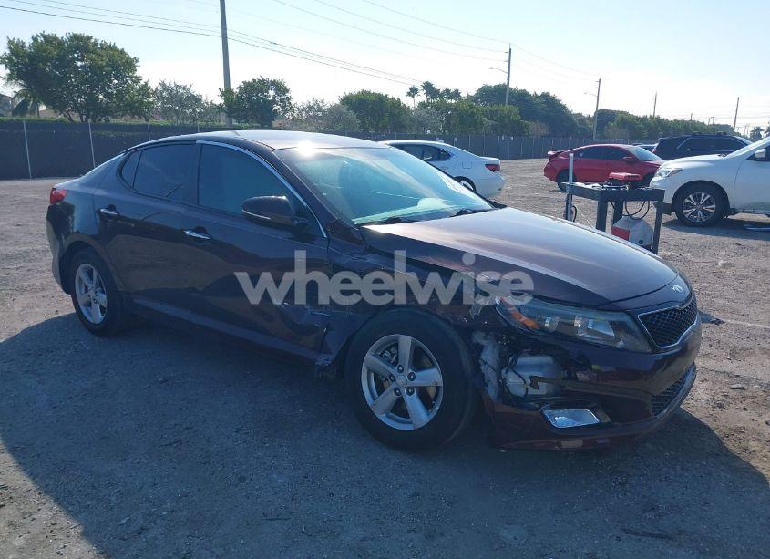 2015 Kia Optima LX (VIN 5XXGM4A72FG393352) main photo