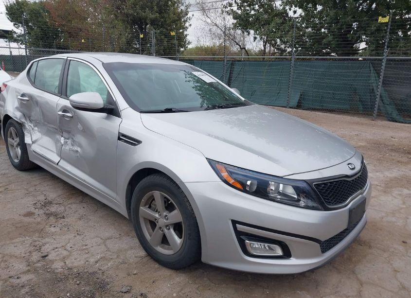 2015 Kia Optima LX (VIN 5XXGM4A72FG402812) main photo