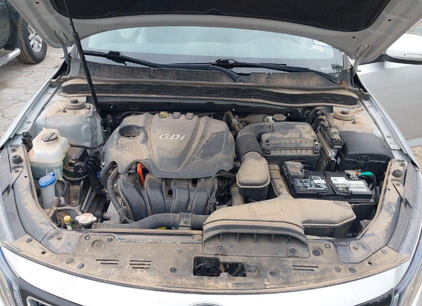 Photo 10 of 2015 Kia Optima LX (VIN 5XXGM4A72FG402812)