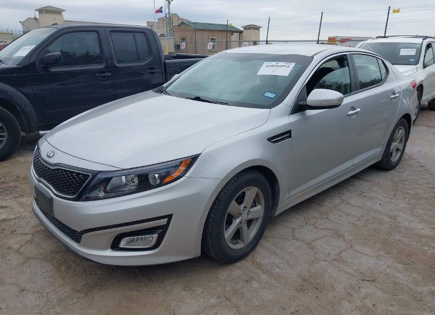 Photo 2 of 2015 Kia Optima LX (VIN 5XXGM4A72FG402812)