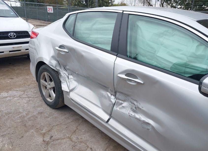 Photo 6 of 2015 Kia Optima LX (VIN 5XXGM4A72FG402812)