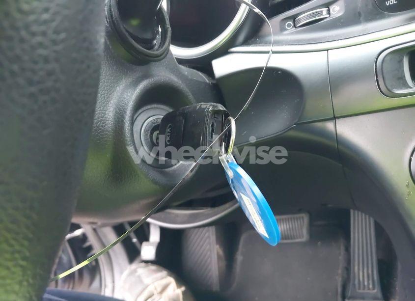 Photo 11 of 2015 Kia Optima LX (VIN 5XXGM4A72FG418007)