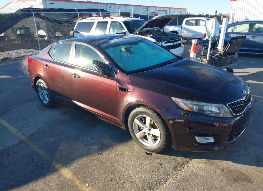 2015 Kia Optima LX (VIN 5XXGM4A72FG427676) main photo