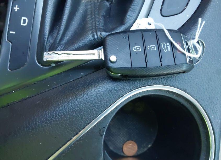 Photo 11 of 2015 Kia Optima LX (VIN 5XXGM4A72FG427676)