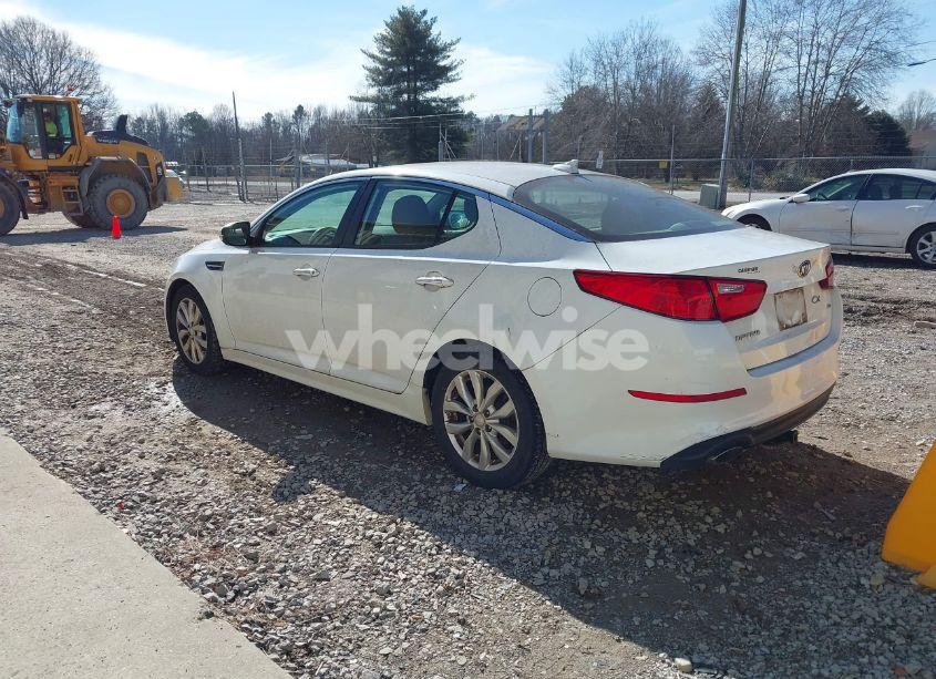 Photo 3 of 2015 Kia Optima LX (VIN 5XXGM4A72FG443165)