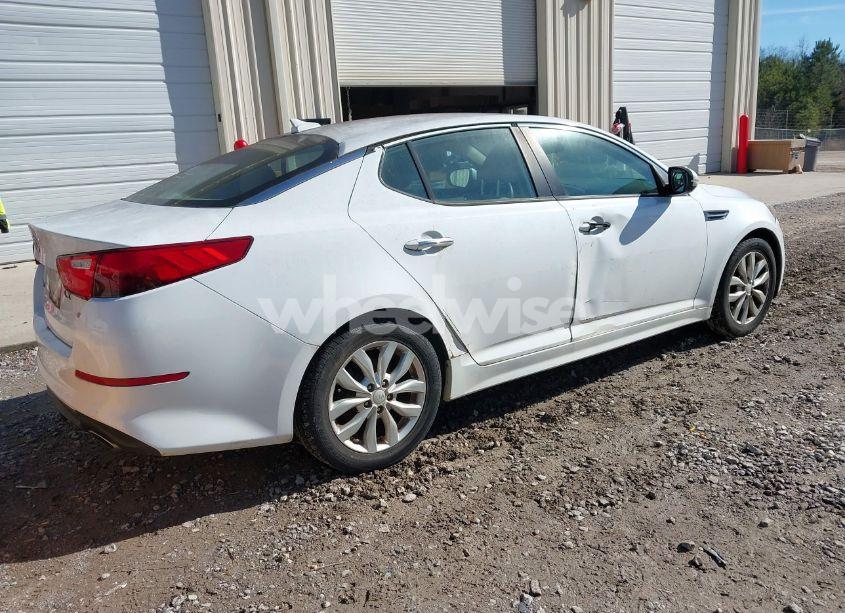 Photo 4 of 2015 Kia Optima LX (VIN 5XXGM4A72FG443165)