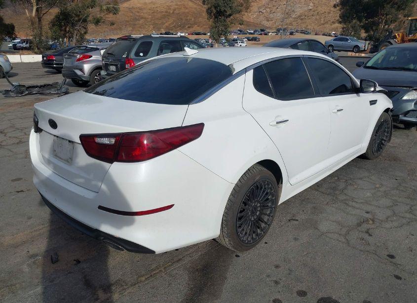 Photo 4 of 2015 Kia Optima LX (VIN 5XXGM4A72FG444350)