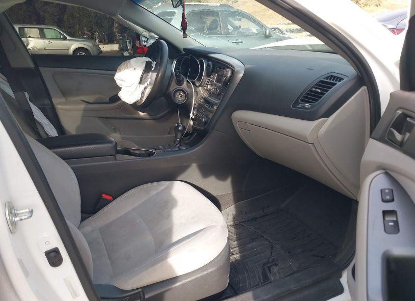 Photo 5 of 2015 Kia Optima LX (VIN 5XXGM4A72FG444350)