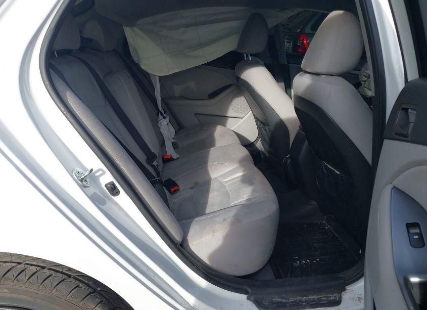 Photo 8 of 2015 Kia Optima LX (VIN 5XXGM4A72FG444350)