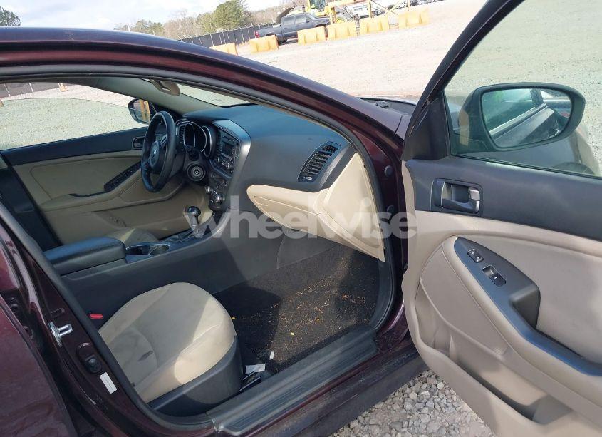 Photo 5 of 2015 Kia Optima LX (VIN 5XXGM4A72FG457325)