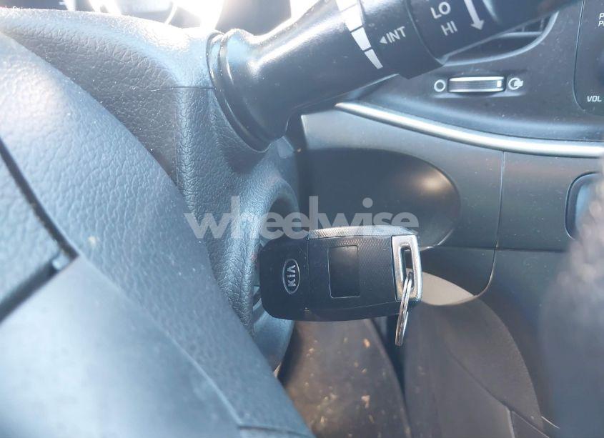 Photo 11 of 2015 Kia Optima LX (VIN 5XXGM4A72FG458989)