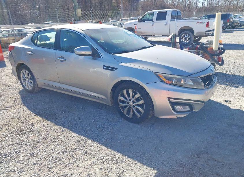 2015 Kia Optima LX (VIN 5XXGM4A72FG466655) main photo