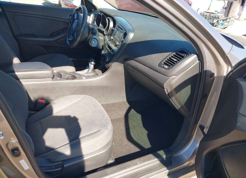 Photo 5 of 2015 Kia Optima LX (VIN 5XXGM4A72FG468664)