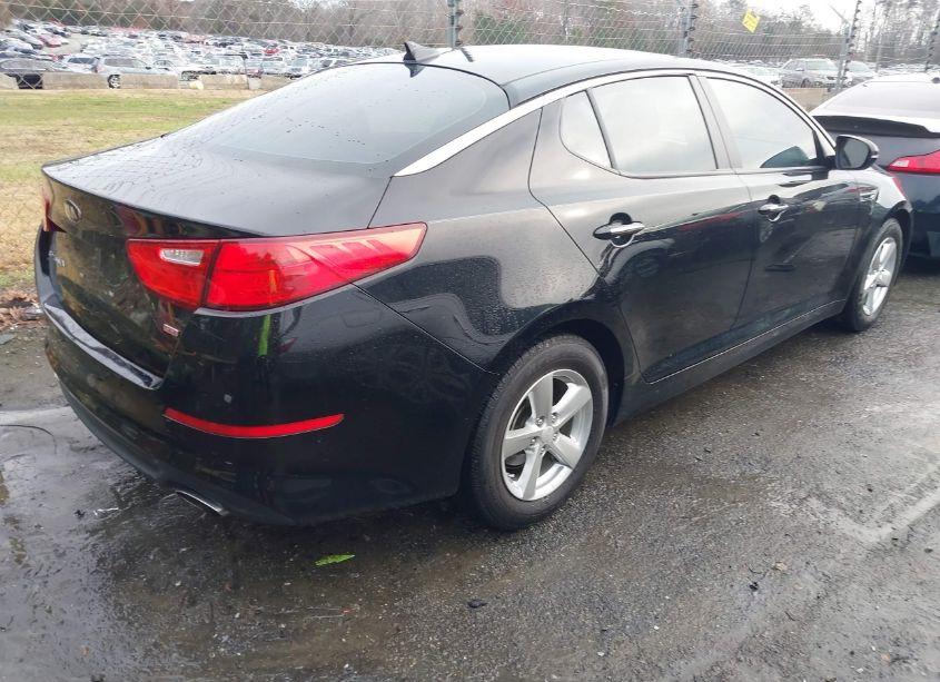 Photo 4 of 2015 Kia Optima LX (VIN 5XXGM4A72FG485626)