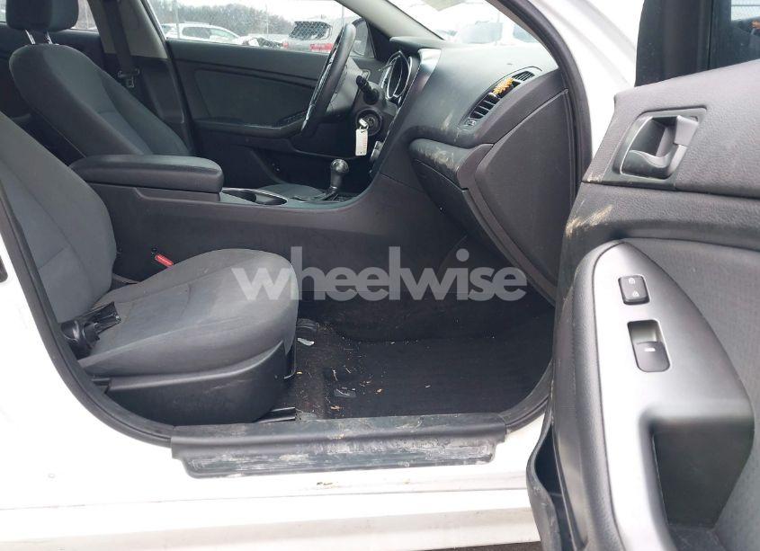 Photo 5 of 2015 Kia Optima LX (VIN 5XXGM4A72FG486050)