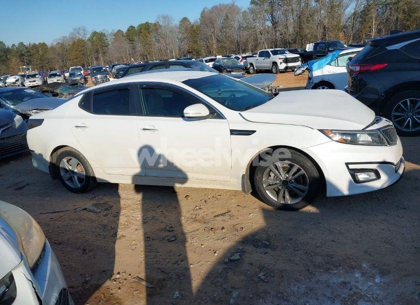 Photo 13 of 2015 Kia Optima LX (VIN 5XXGM4A72FG505261)