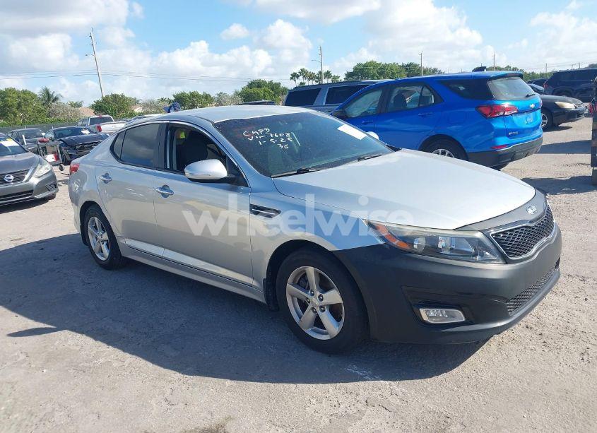 2015 Kia Optima LX (VIN 5XXGM4A72FG507608) main photo