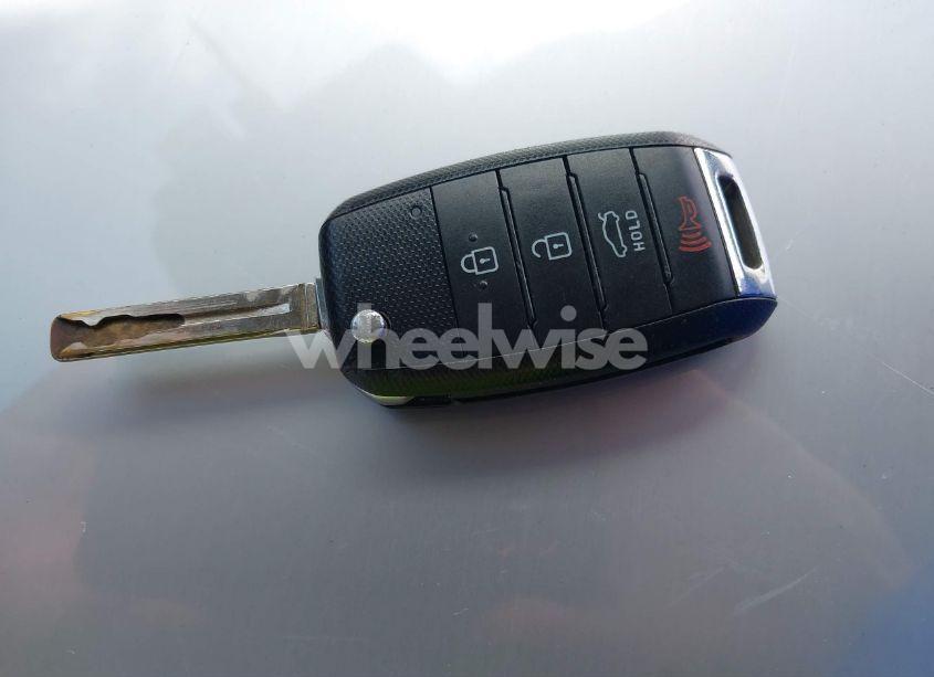 Photo 11 of 2015 Kia Optima LX (VIN 5XXGM4A72FG507608)