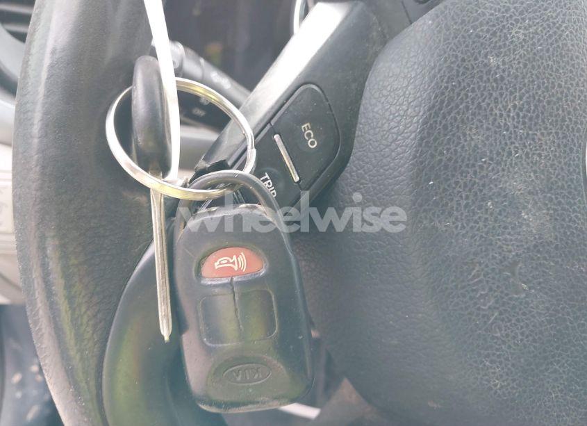 Photo 11 of 2012 Kia Optima LX (VIN 5XXGM4A73CG047225)